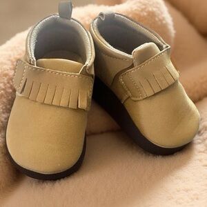 Carters Moccasins Tan Shoes Boy/Girl 6-9 mo NWOT